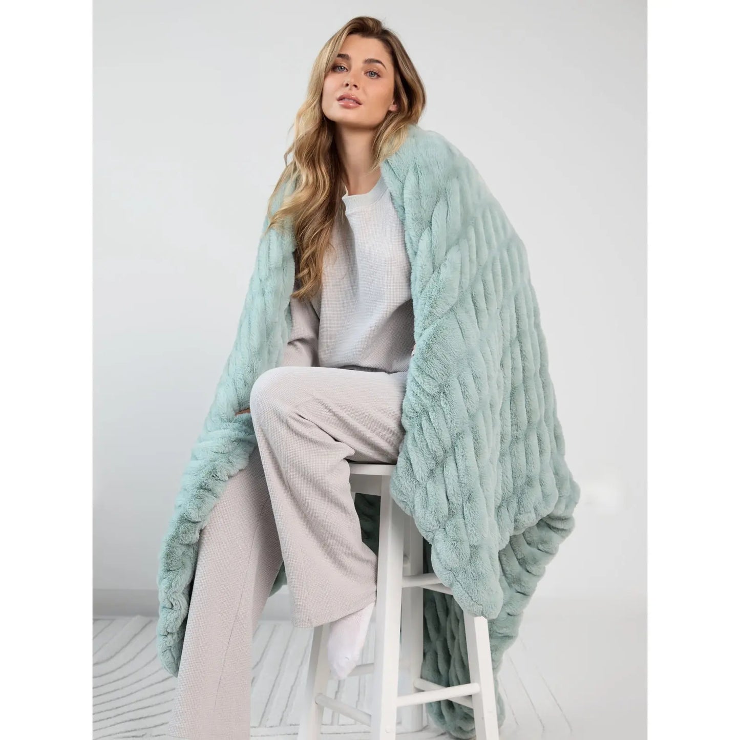 Comfrt | the Dreamer Blanket | Oversized, Cozy, Soft Warm Throw